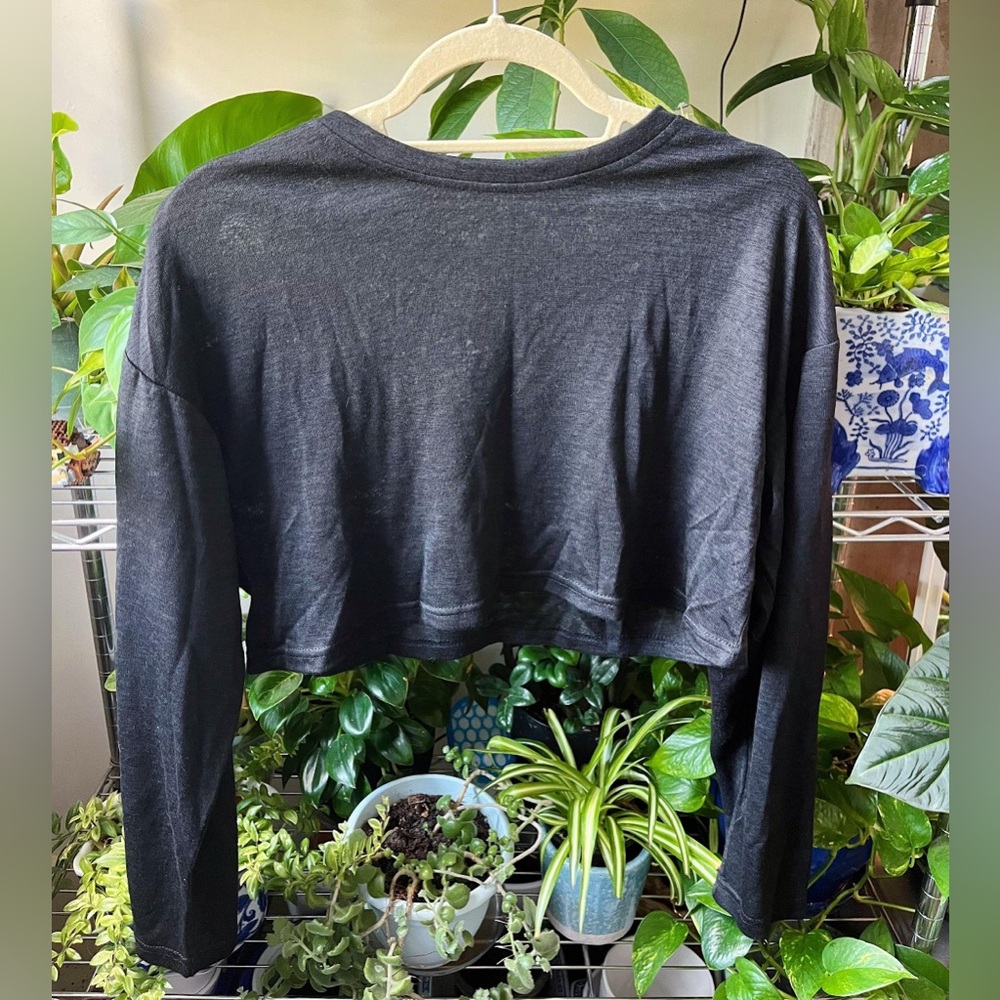 Cropped Black Lightweight Top